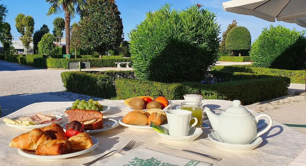 Villa Serena Agriturismo Montebelluna 0*,